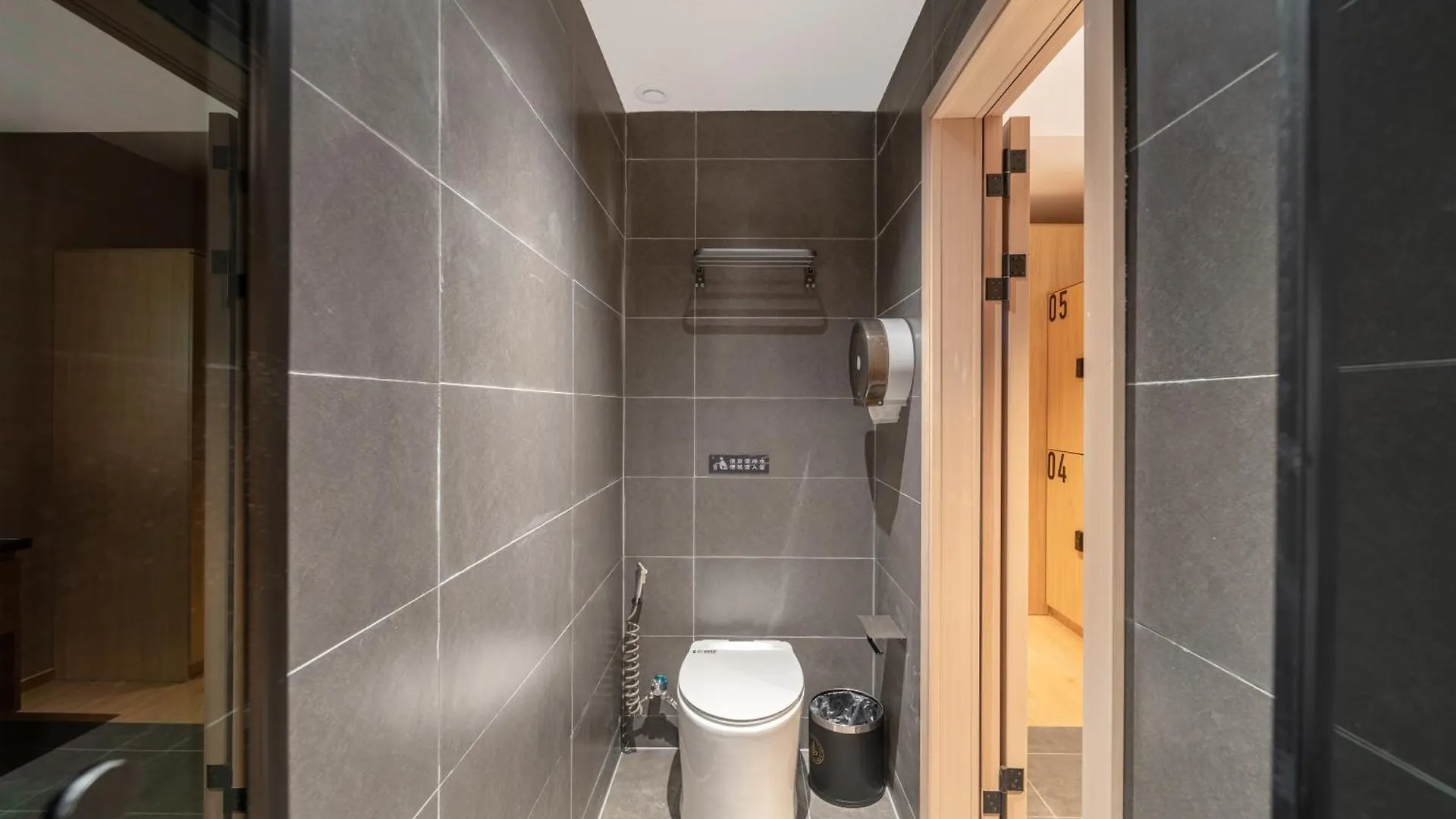 Captain 5 Youth Hotel-Xianxia Road Branch Shanghai Hotel
